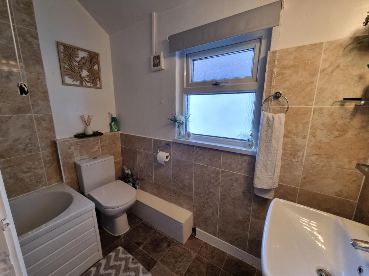 Private Room In Кардифф Экстерьер фото