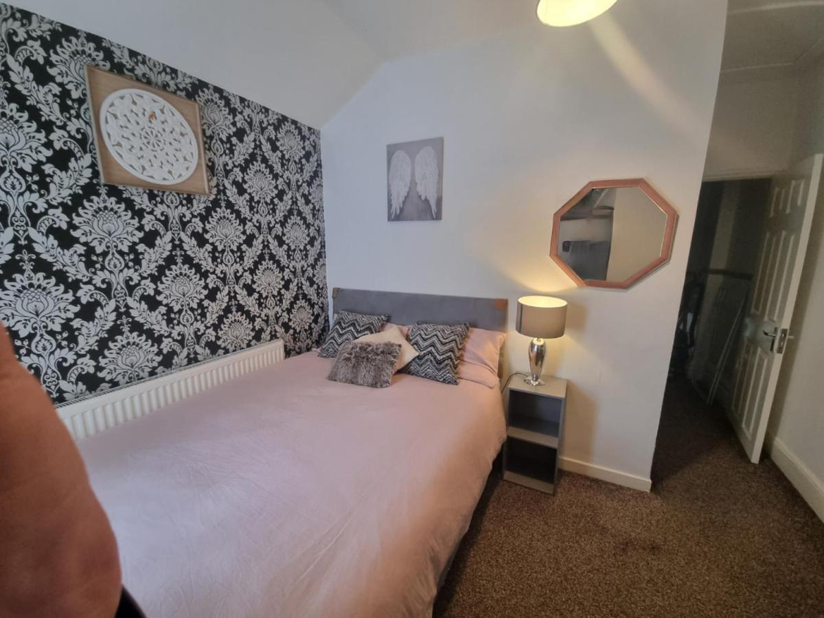 Private Room In Кардифф Экстерьер фото