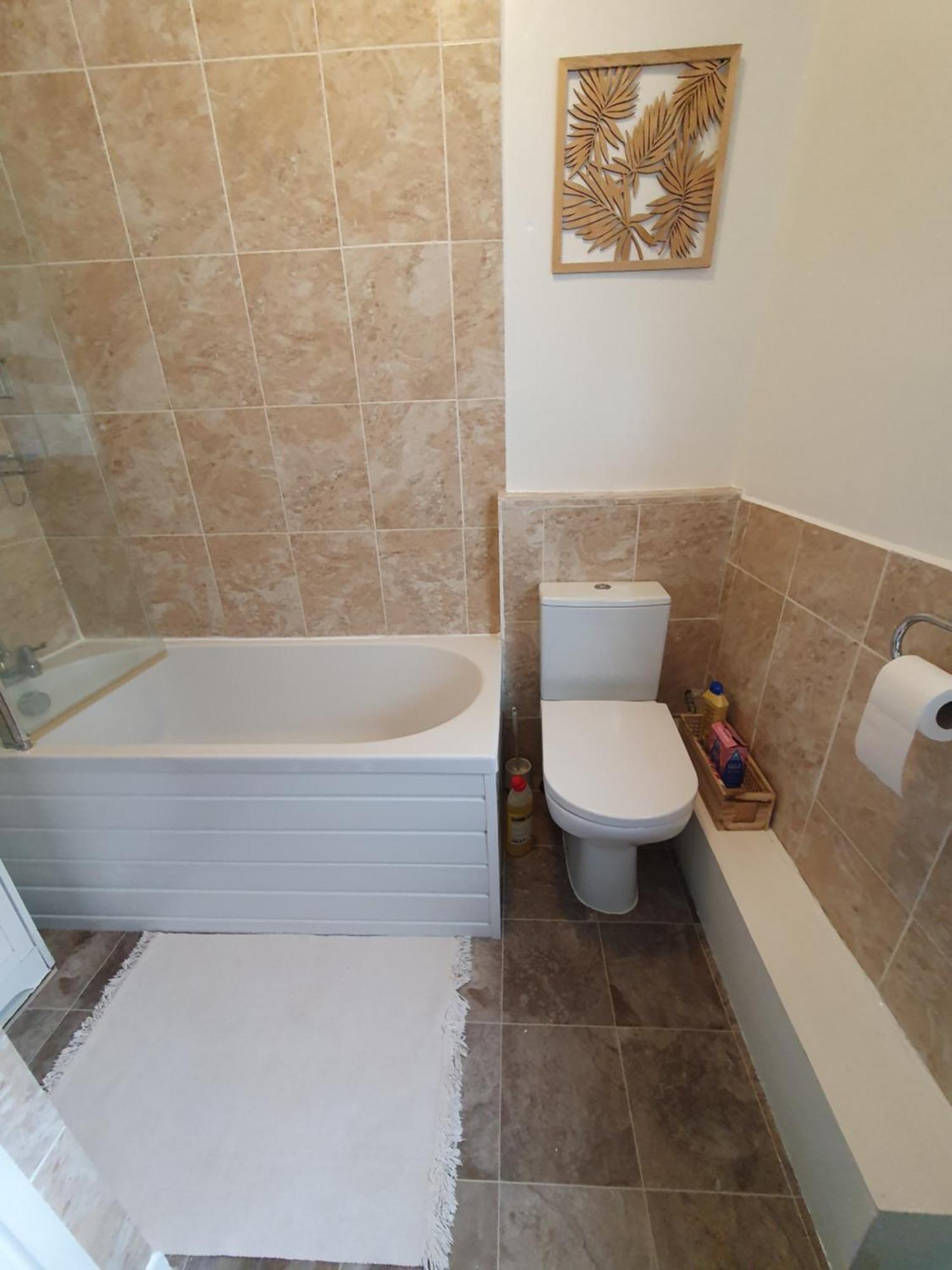 Private Room In Кардифф Экстерьер фото