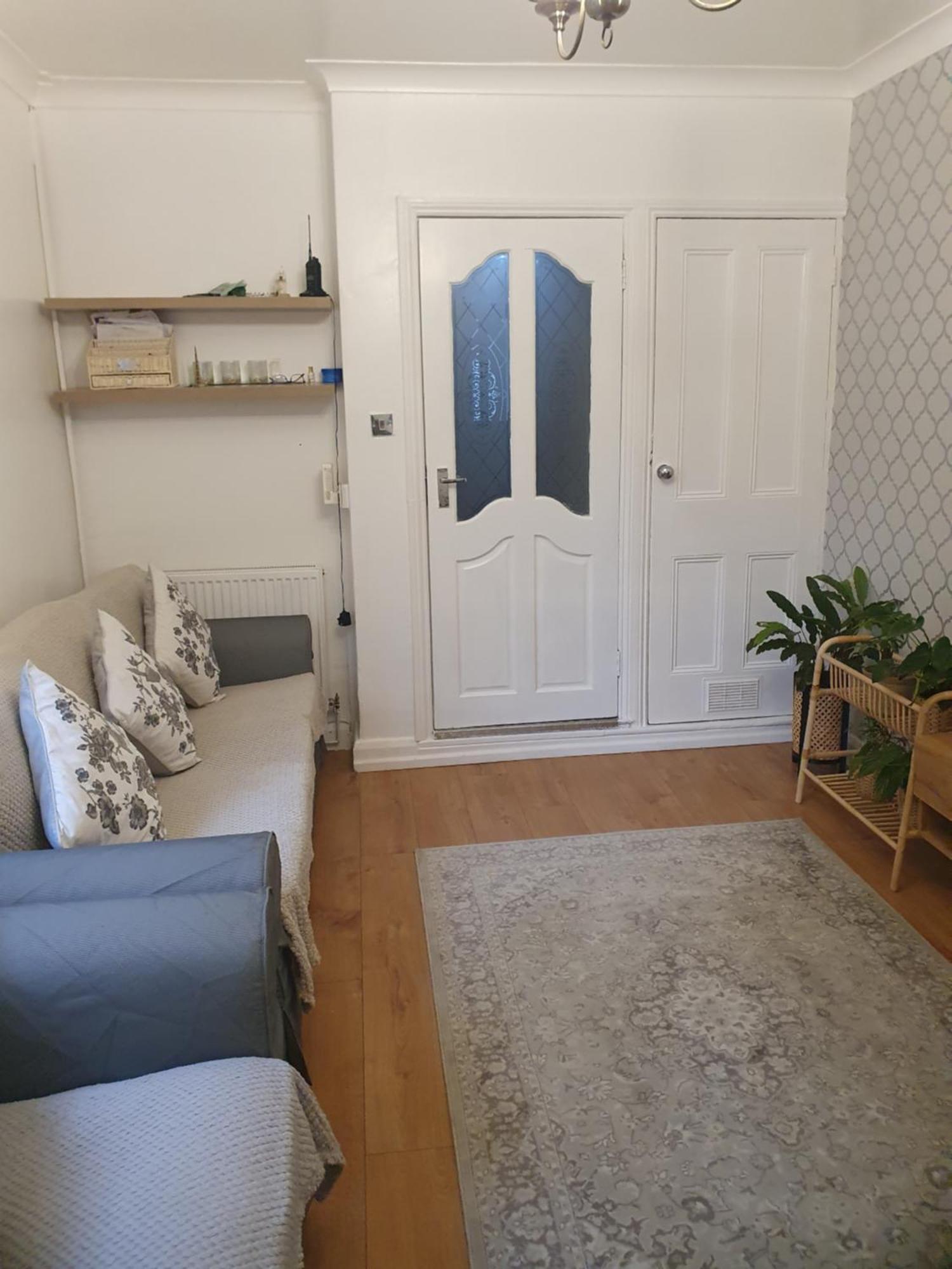 Private Room In Кардифф Экстерьер фото